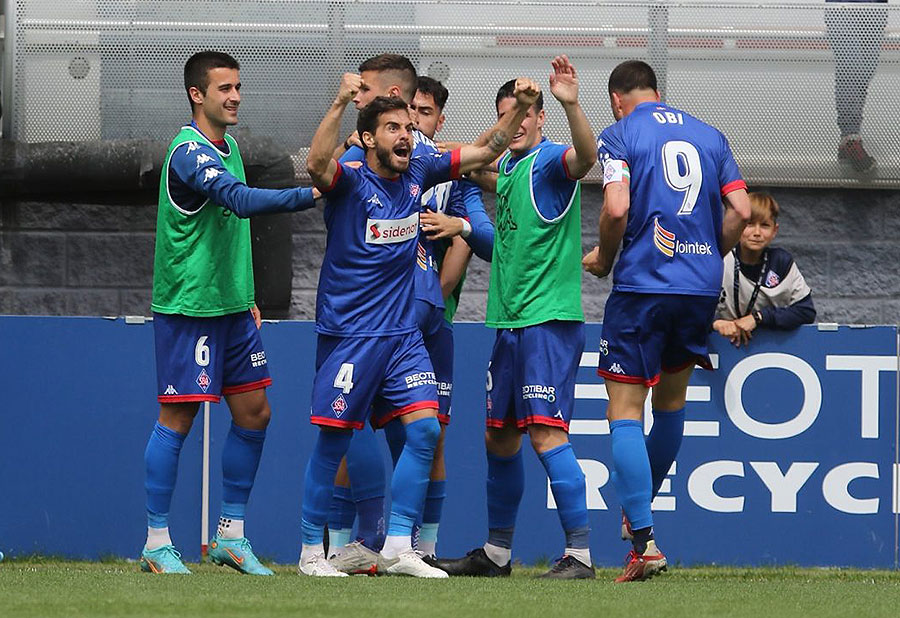 El Amorebieta vence al Fuenlabrada y se queda a 4 puntos de la salvación