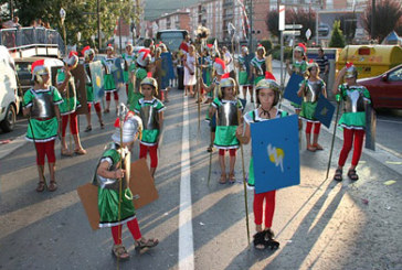 El desfile de cuadrillas de ???Santanatxu??? despide esta tarde las fiestas del Karmen