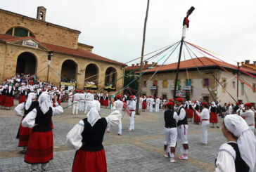 Iurreta se viste de dantzari para ‘Urrijena’, el popular alarde que se celebra cada cinco años