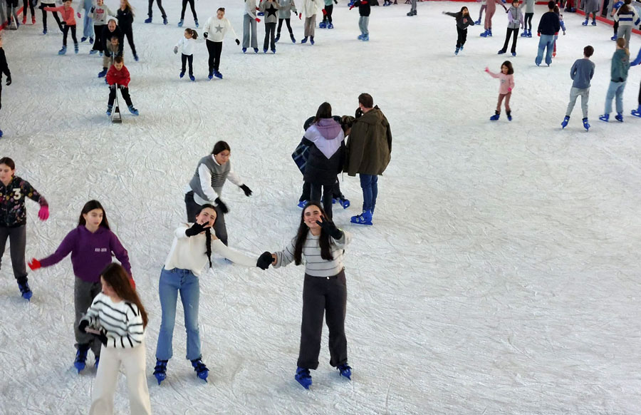 Casi 8.000 personas acudieron a la pista de hielo de Durango durante las fechas navideñas