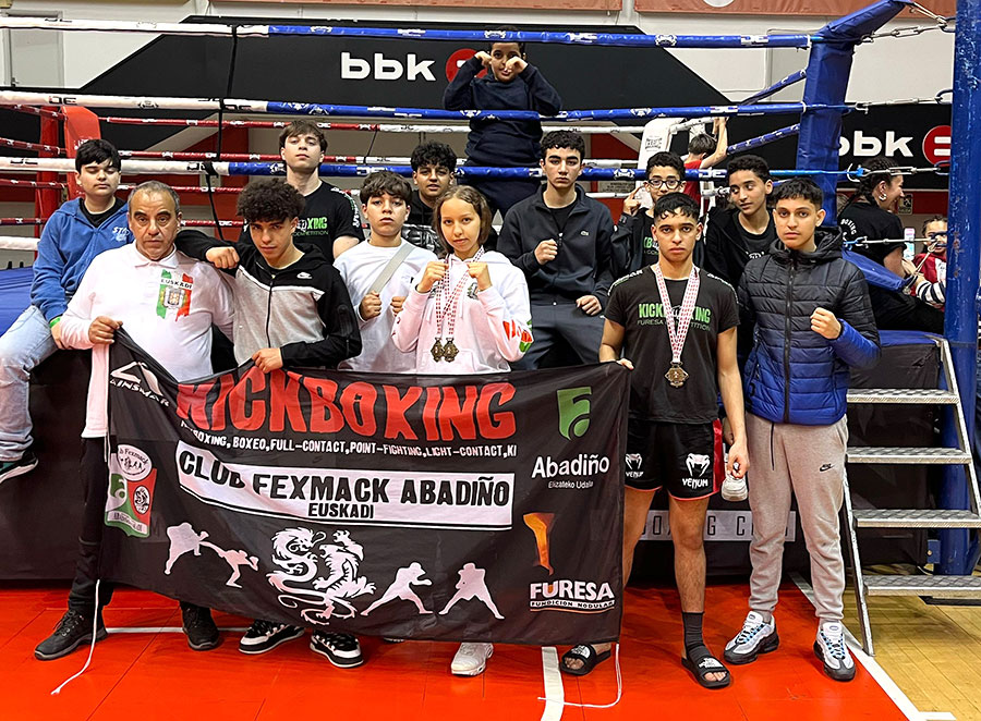 Doce oros para el Fexmack Abadiño en el Campeonato de Euskadi de kickboxing