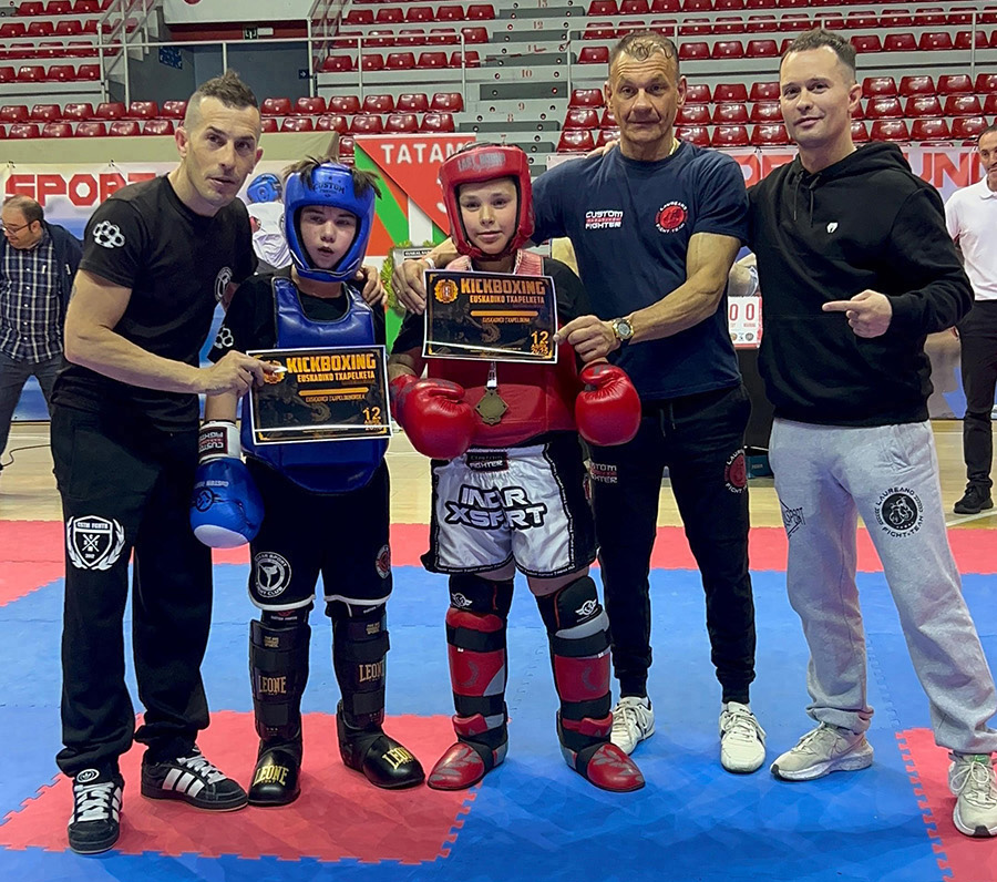 Laureano Fight Team e Indar XSport, los más laureados en el Campeonato de Euskadi de kickboxing